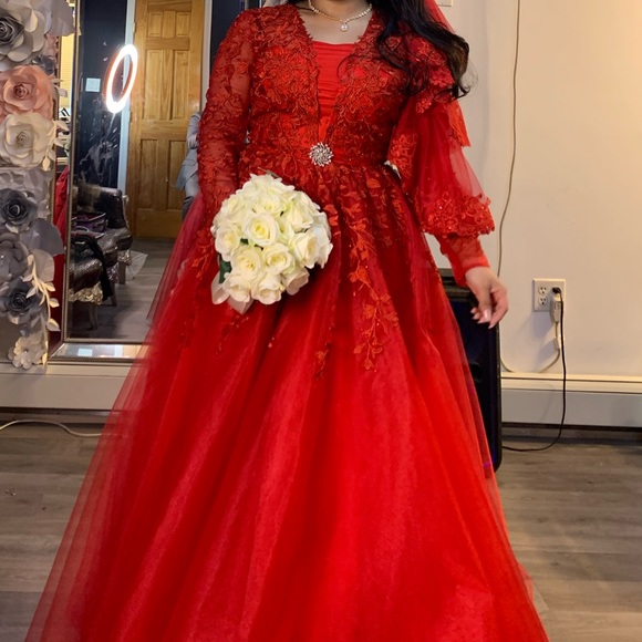 sherri hill designer